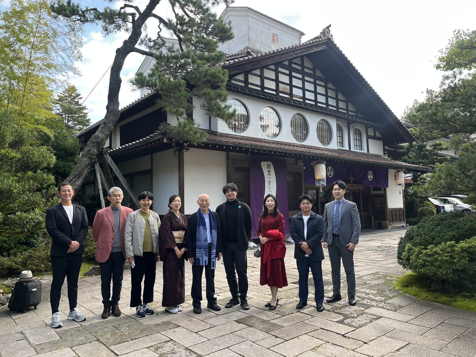 2025年 法師旅館での集合写真